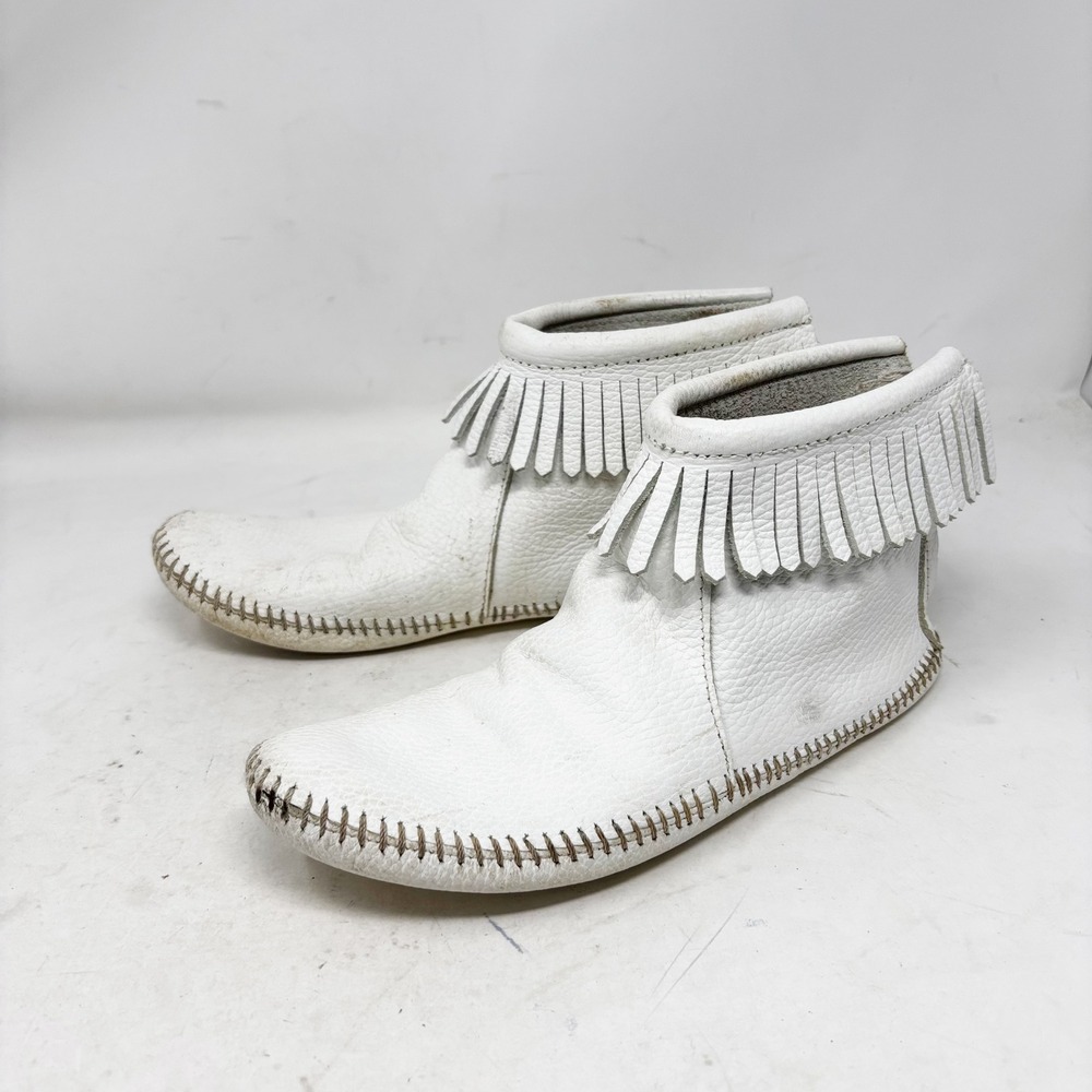 Minnetonka White Leather Fringe Back Zip Softsole Moccasin Boots Size 7